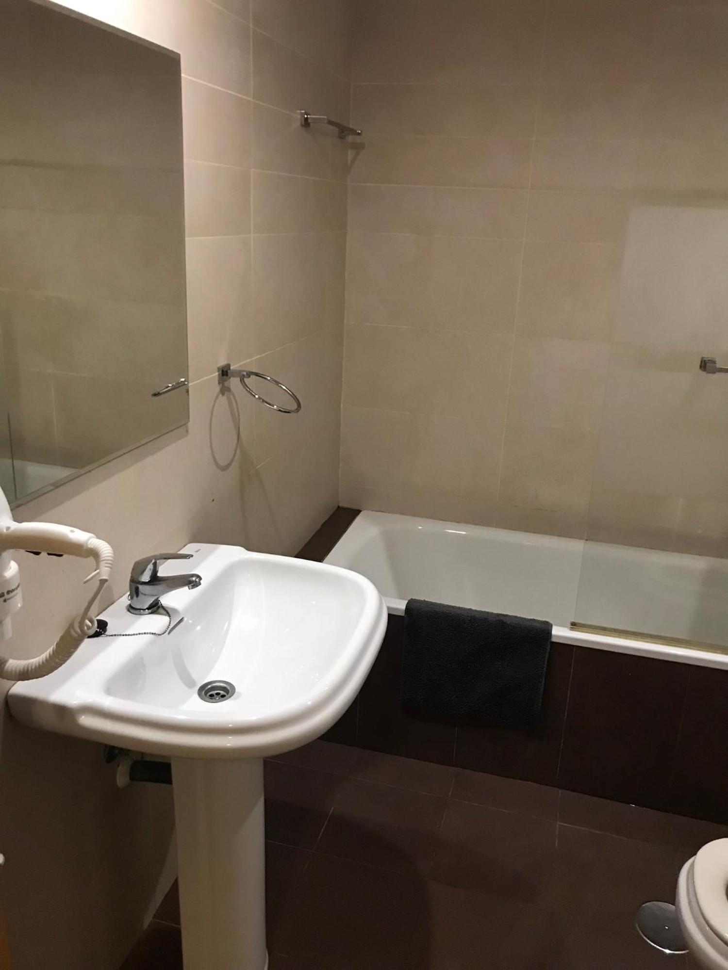 Boutique - Carlos Haya Area With Parking * Malaga